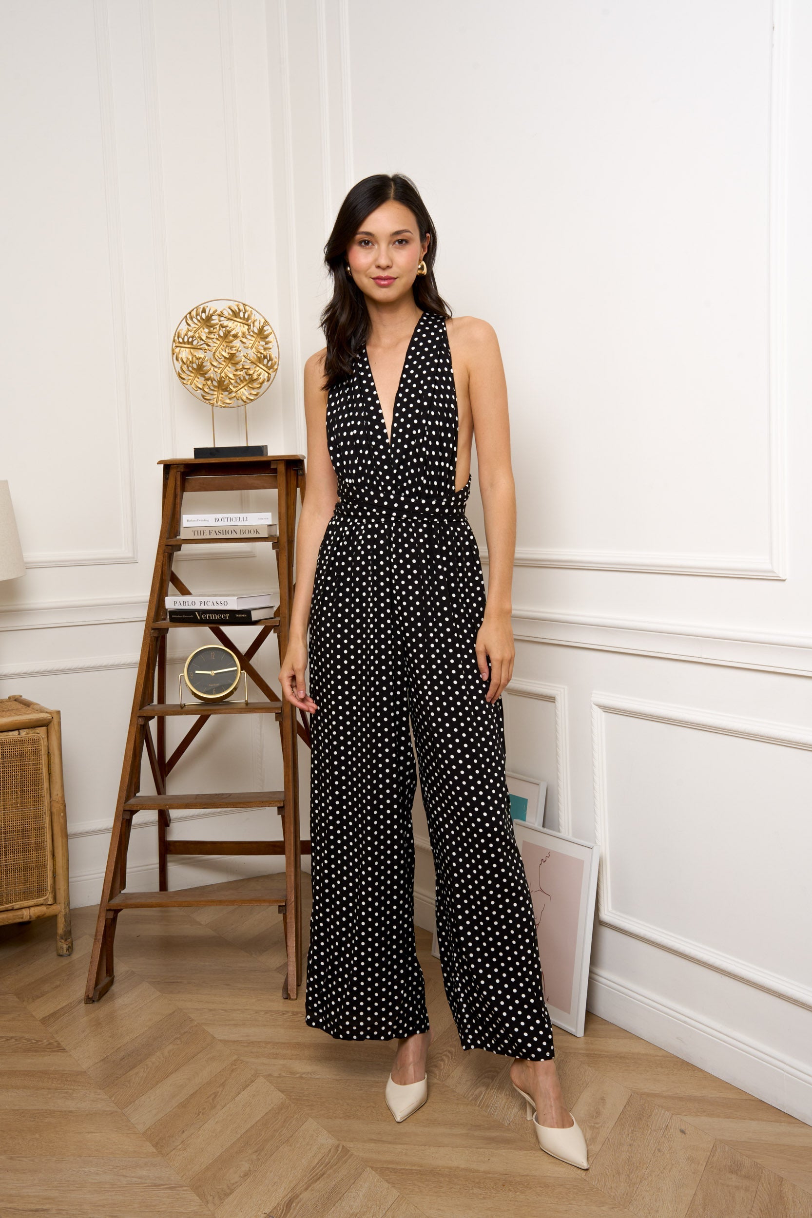 Polkadot Halter Jumpsuit met Open Rug