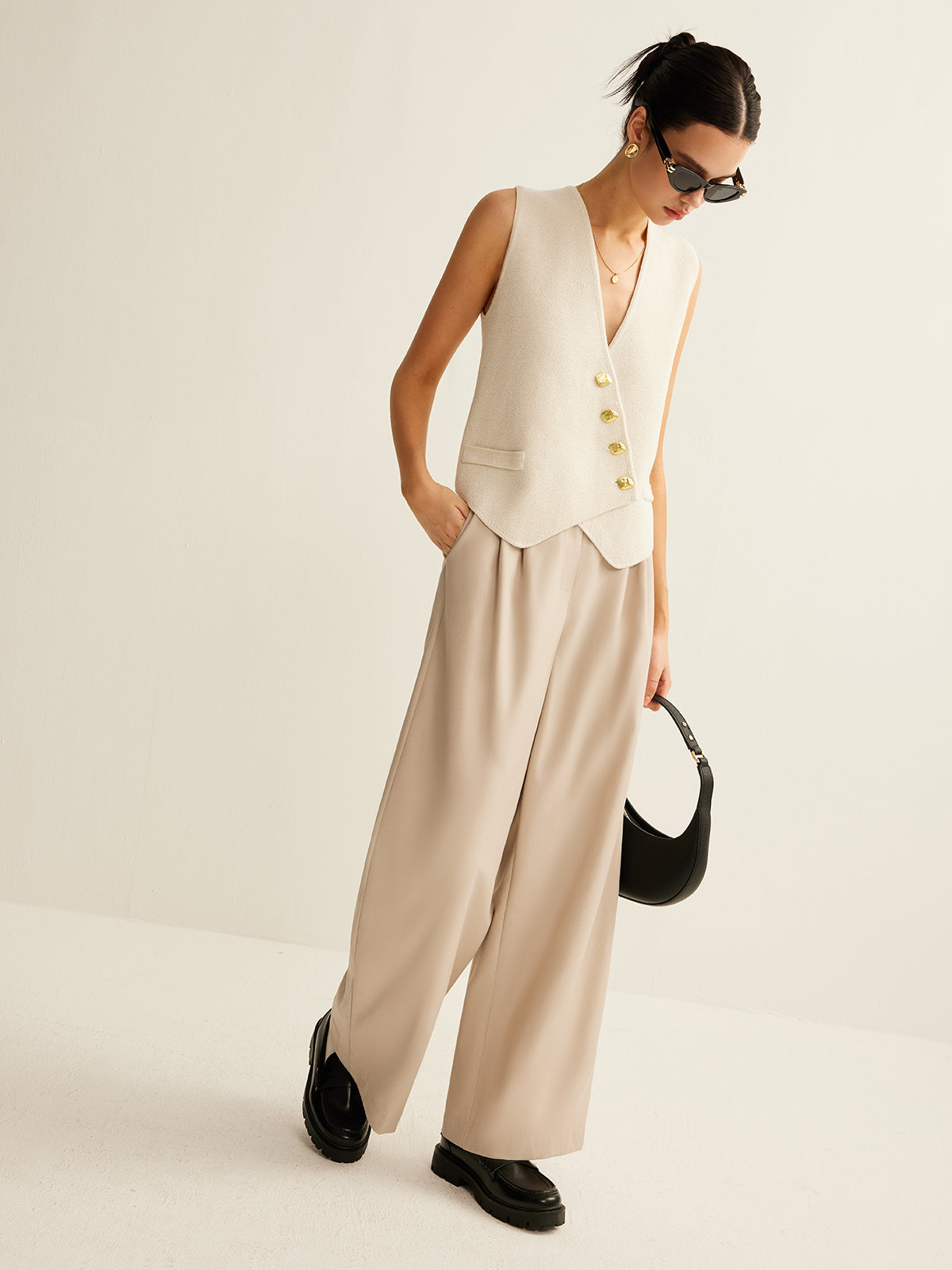 Chaya | Gebreid Asymmetrisch Vest voor Dames met Stijlvolle Knopen