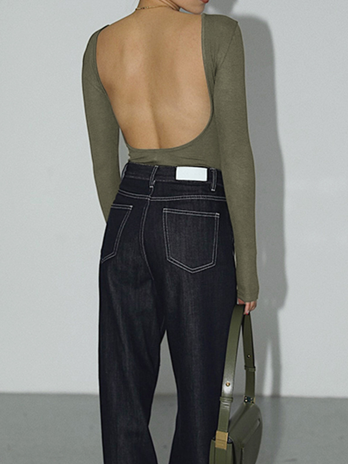 Ilayda | Slim Fit Bodysuit met Open Rug